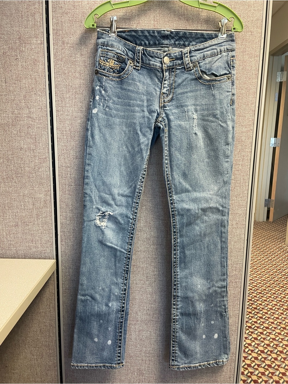 Women’s Light Blue Embroidered Back-Pocket Jeans